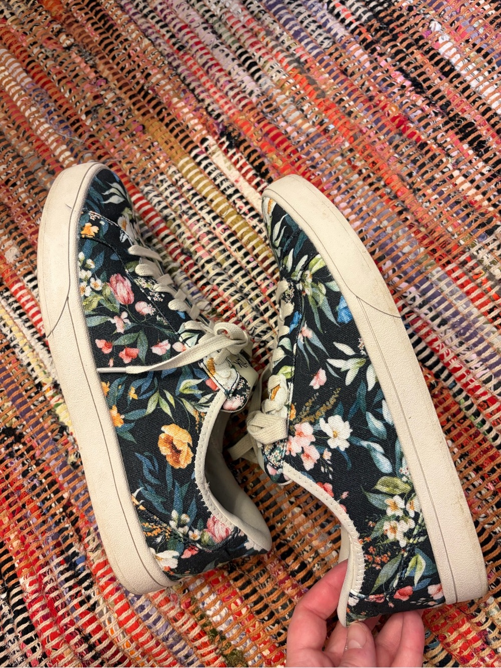 Kizik Irvine Floral Sneakers - Picture 4 of 7